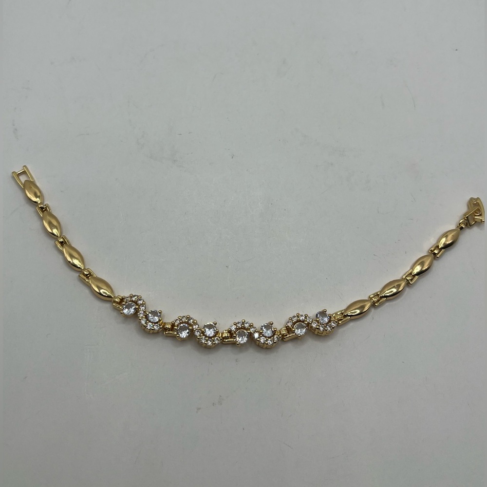 Gold plated Elegant Gold Bracelet with Crystal Accents